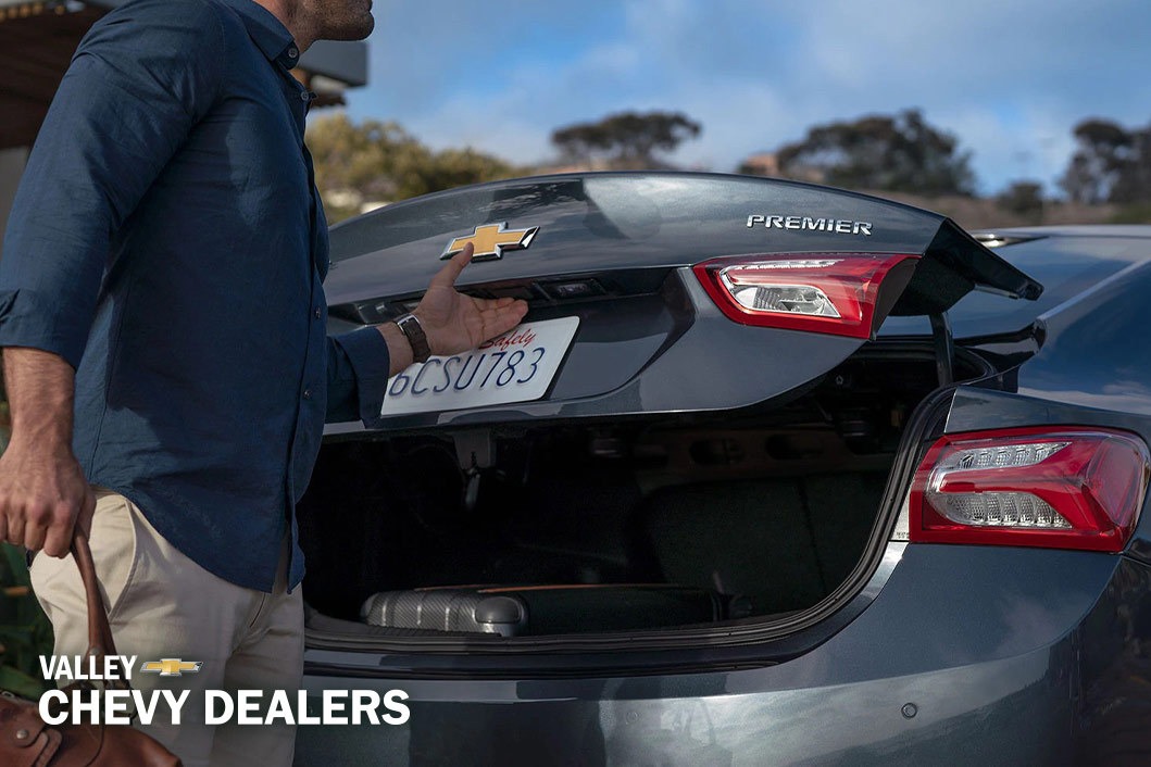 valley-chevy-phoenix-blogs-2020 Chevrolet Malibu vs