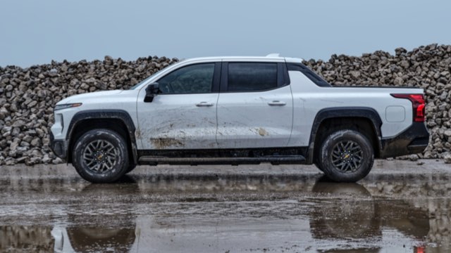 24 Silverado EV gallery2
