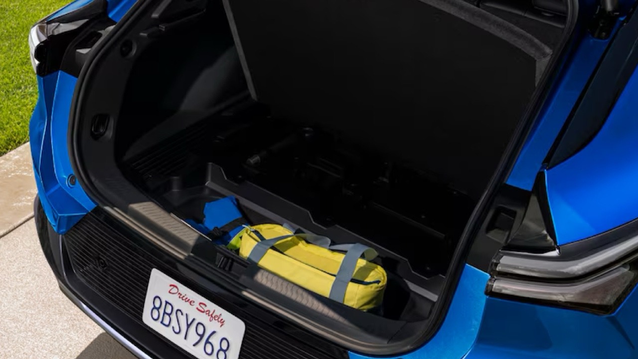 22EquinoxEV gallery1@2x