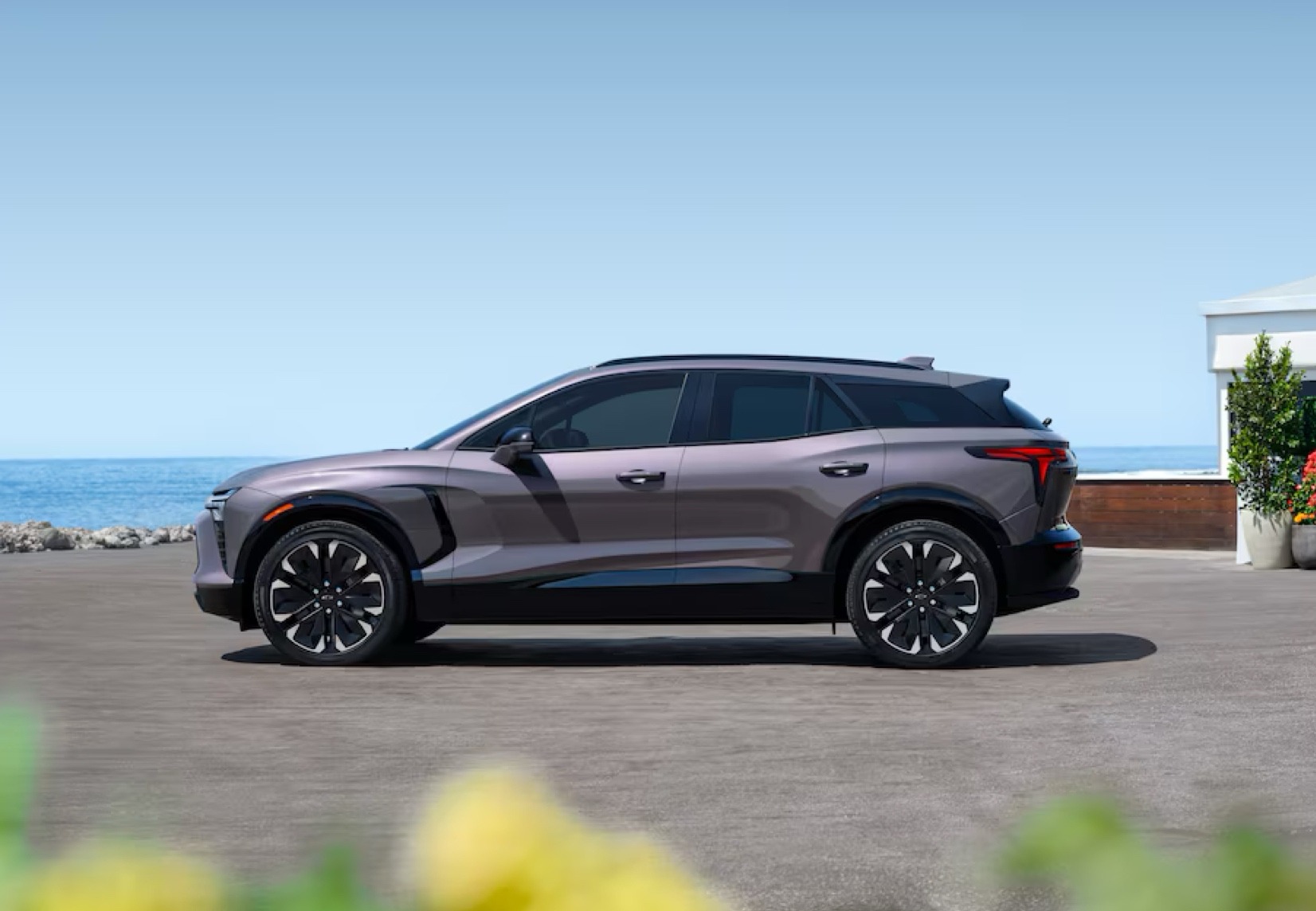 25BlazerEV 3 Left@2x