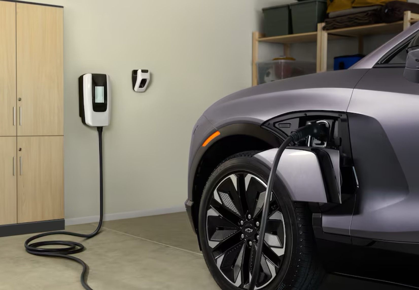 25BlazerEV 4 Right@2x