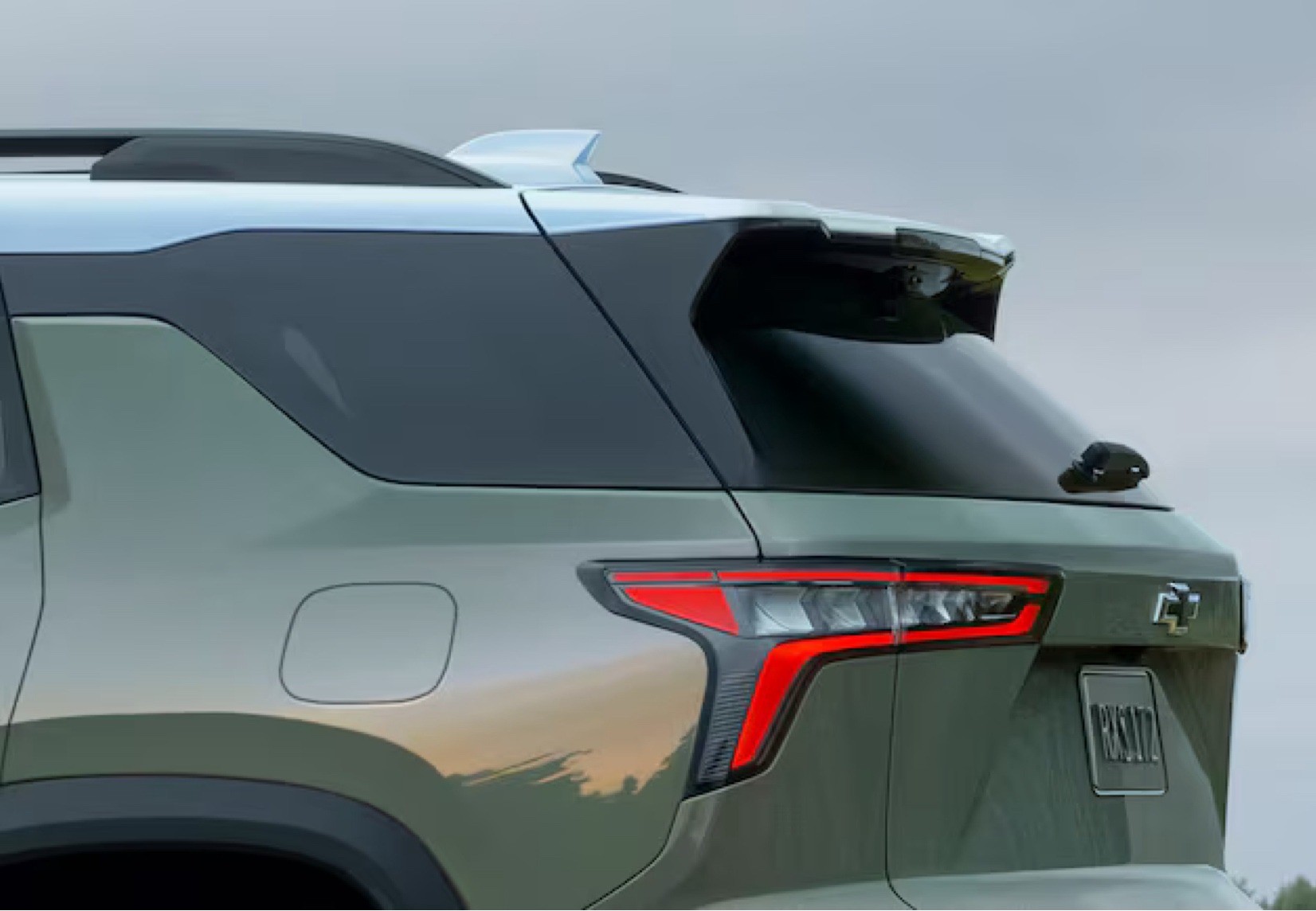 25Equinox 2 Right photo@2x