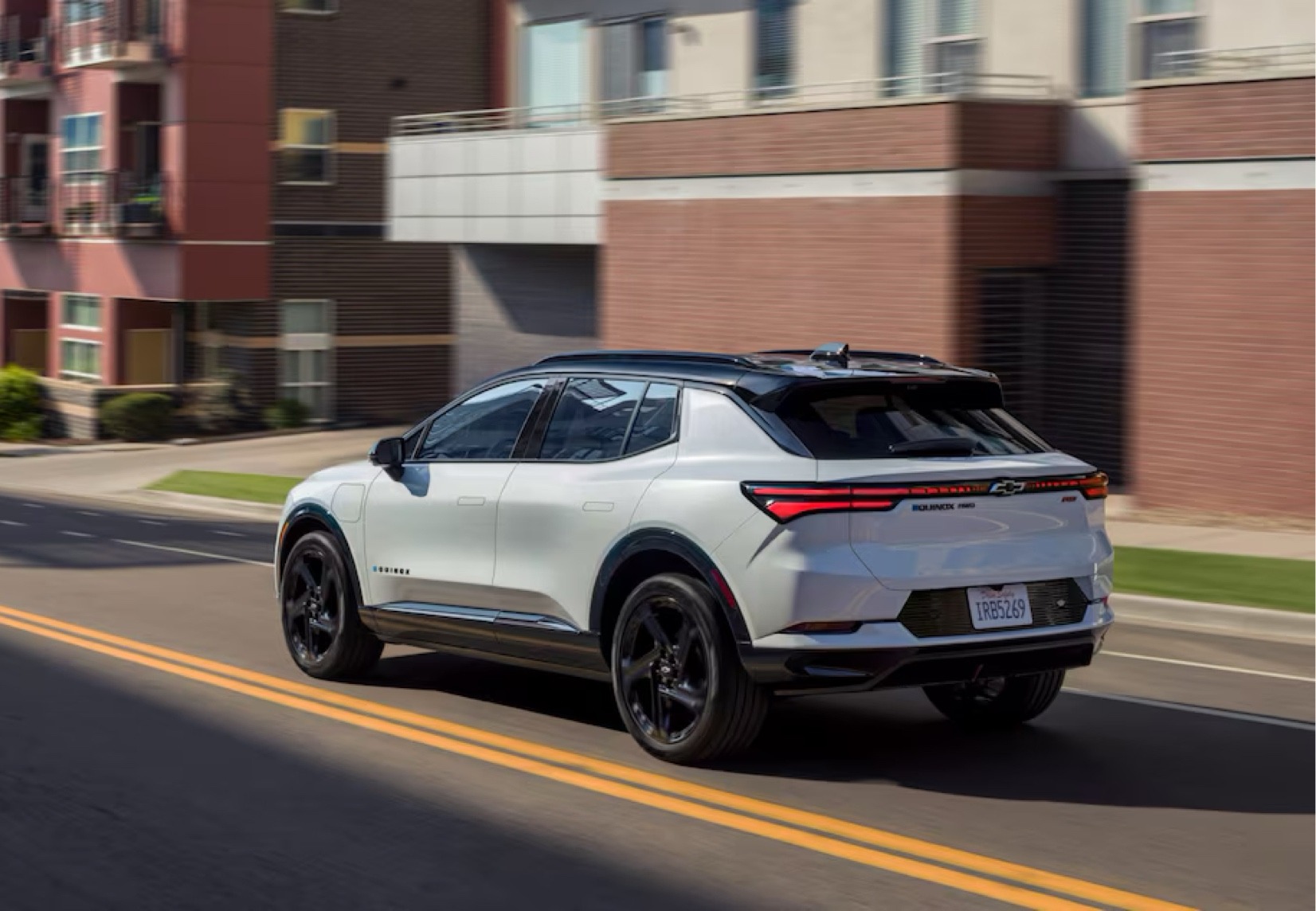 25EquinoxEV 3 Left Image@2x