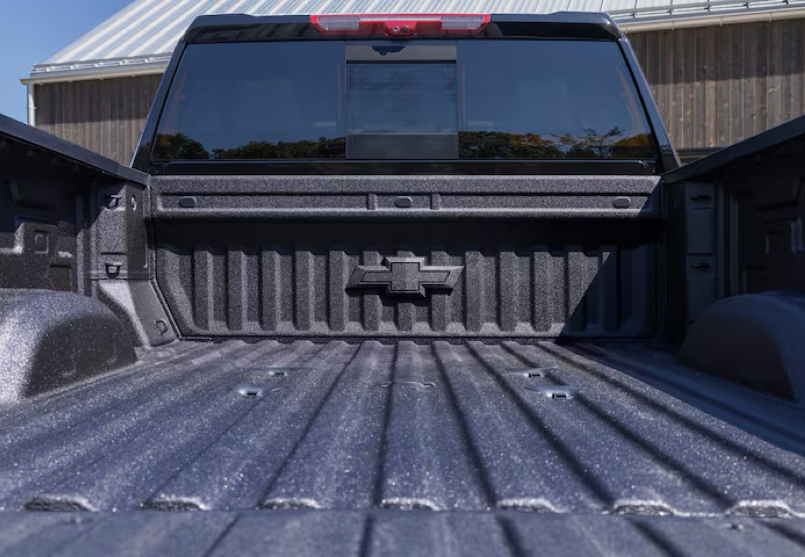 25SIlverado2500HD 4 Right Photo@2x