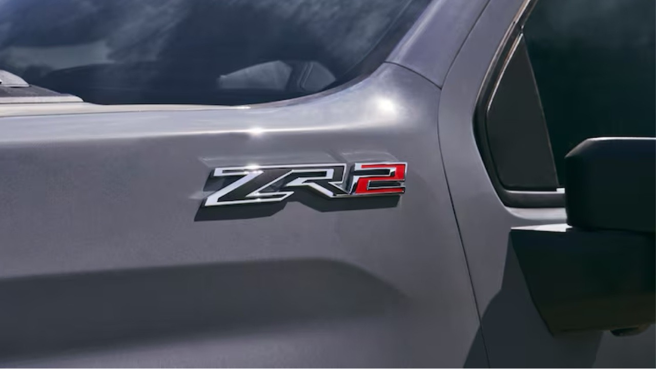 25SilveradoHD gallery1@2x