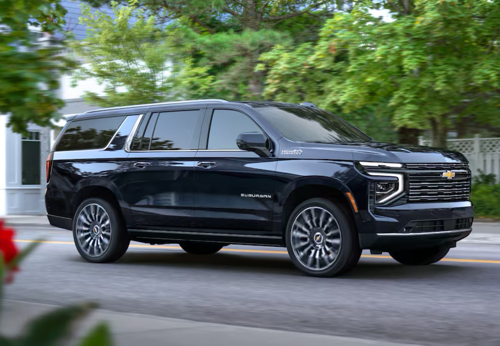 Suburban25 3 Left Image@2x