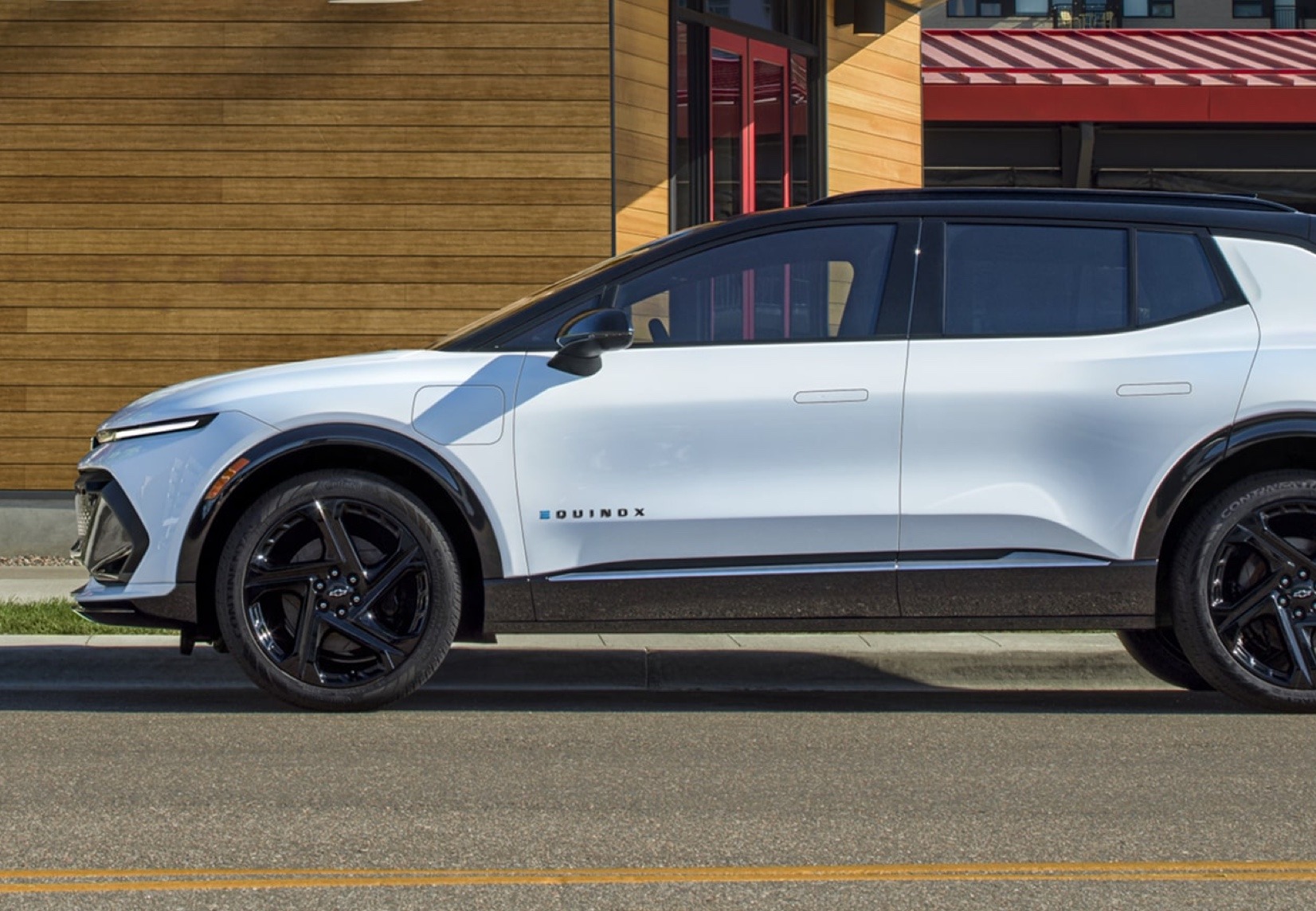26 EQUINOX EV Parked