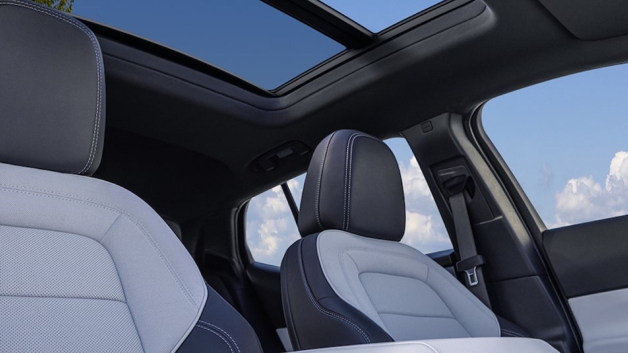 26 Equinox EV Front Seats