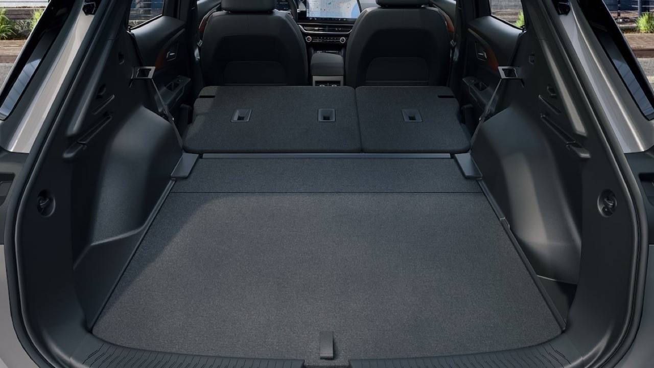 26 Equinox EV Rear Compartment