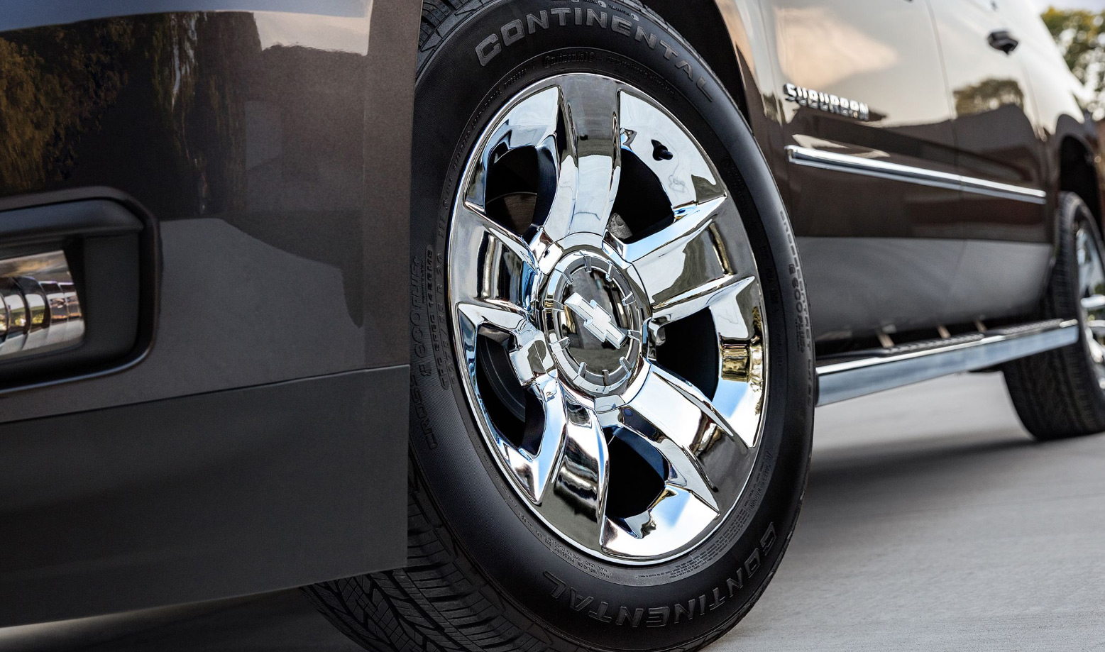 Valley Chevy - 2019 Suburban RST Pictures & Specs - Alloy Wheels
